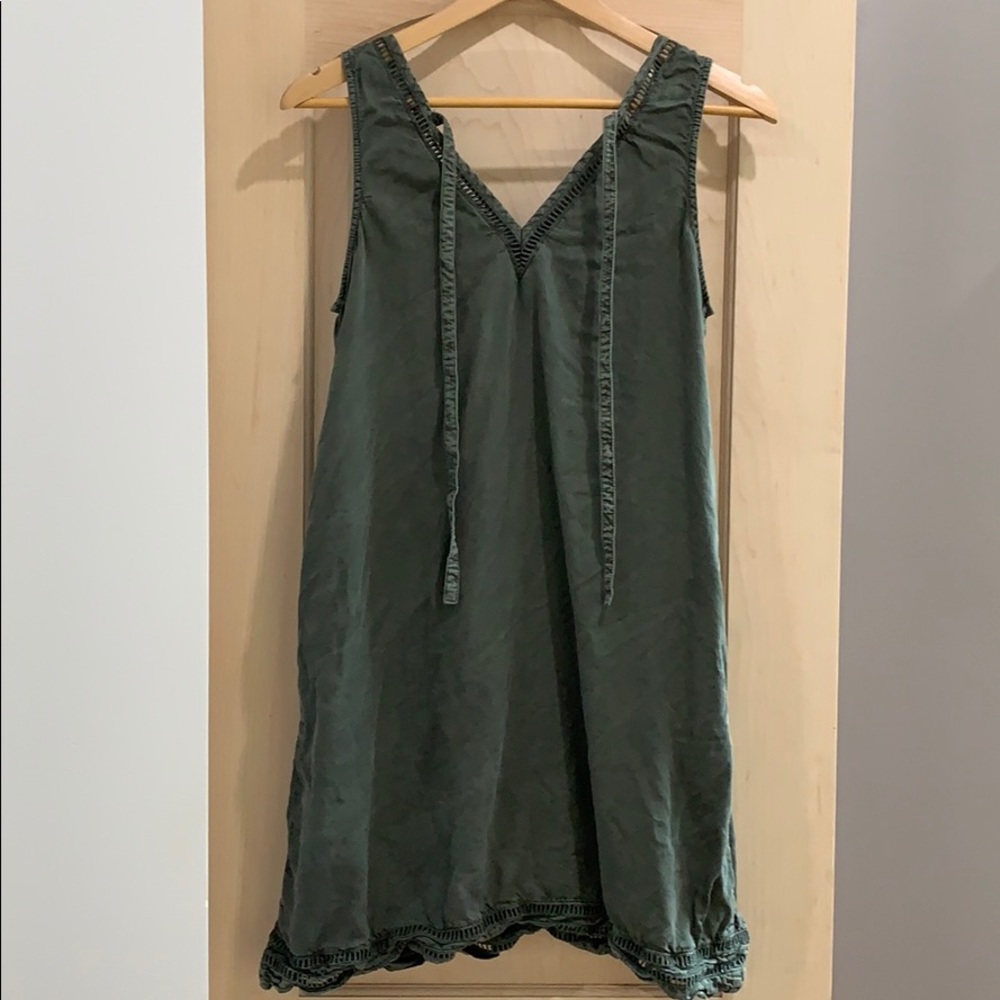 SUSINA V-Neck Sleeveless Shift Dress Size SP
